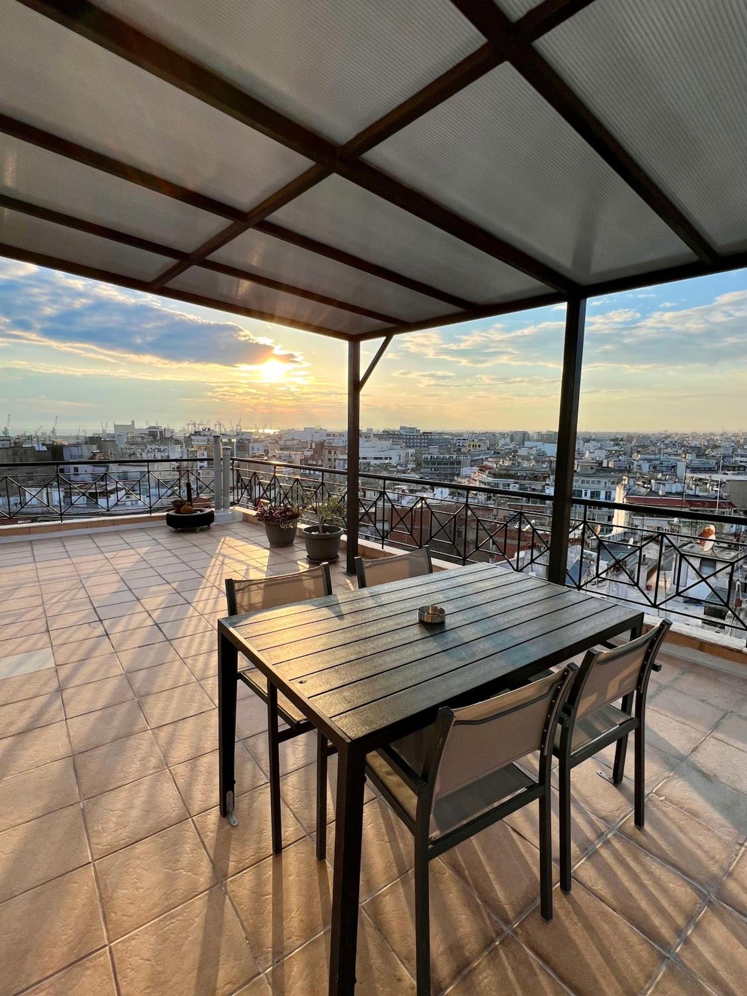 180° Rooftop View 公寓